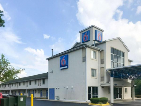  Motel 6-Statesville, NC  Стейтсвилл